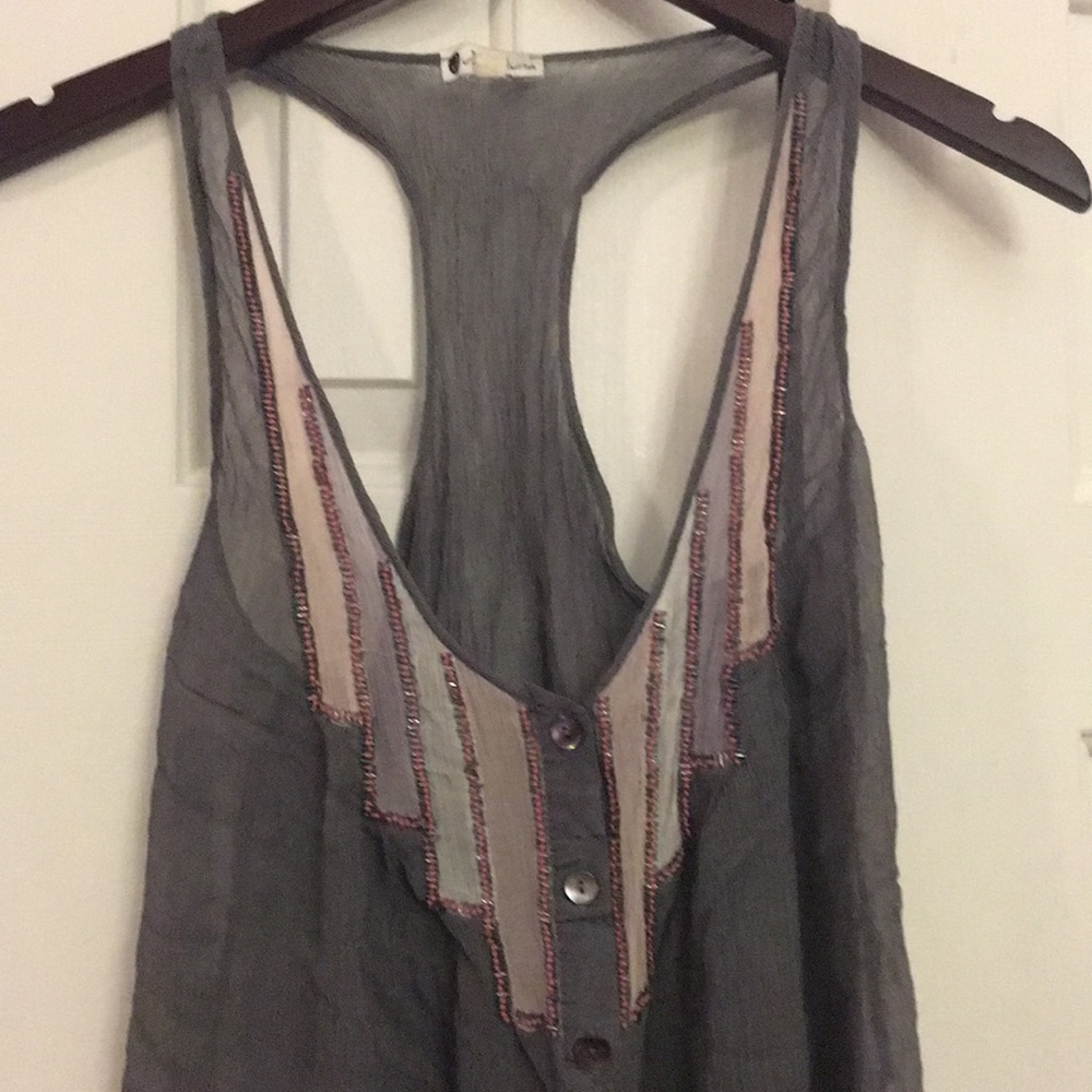 🇺🇸Vitta Luna 100% silk Embellished tank